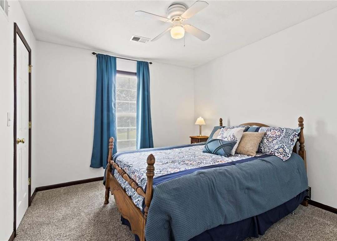 1022 Cottage Creek Circle — photo 35