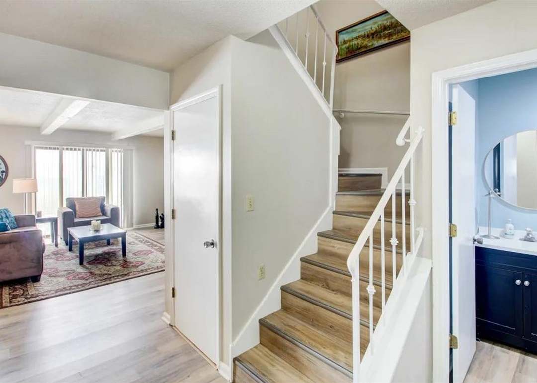 10233 Robinson Street — photo 5