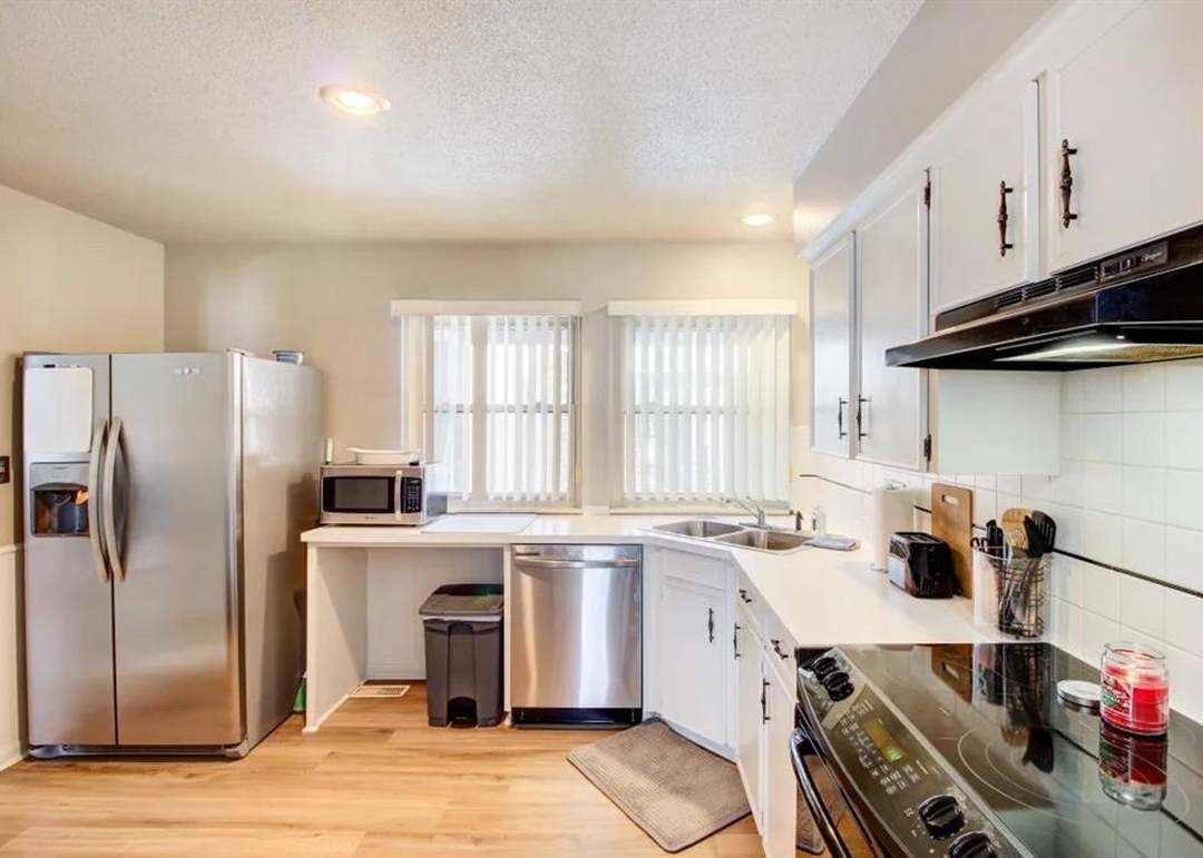 10233 Robinson Street — photo 8