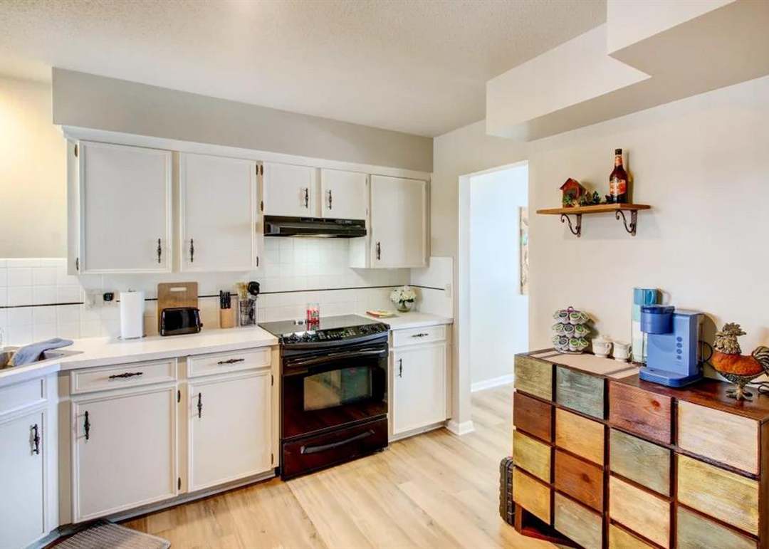 10233 Robinson Street — photo 17