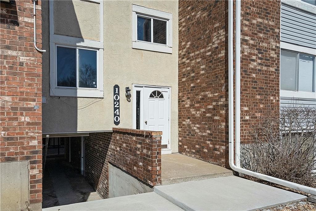 10240 W 96TH TERRACE — photo 1