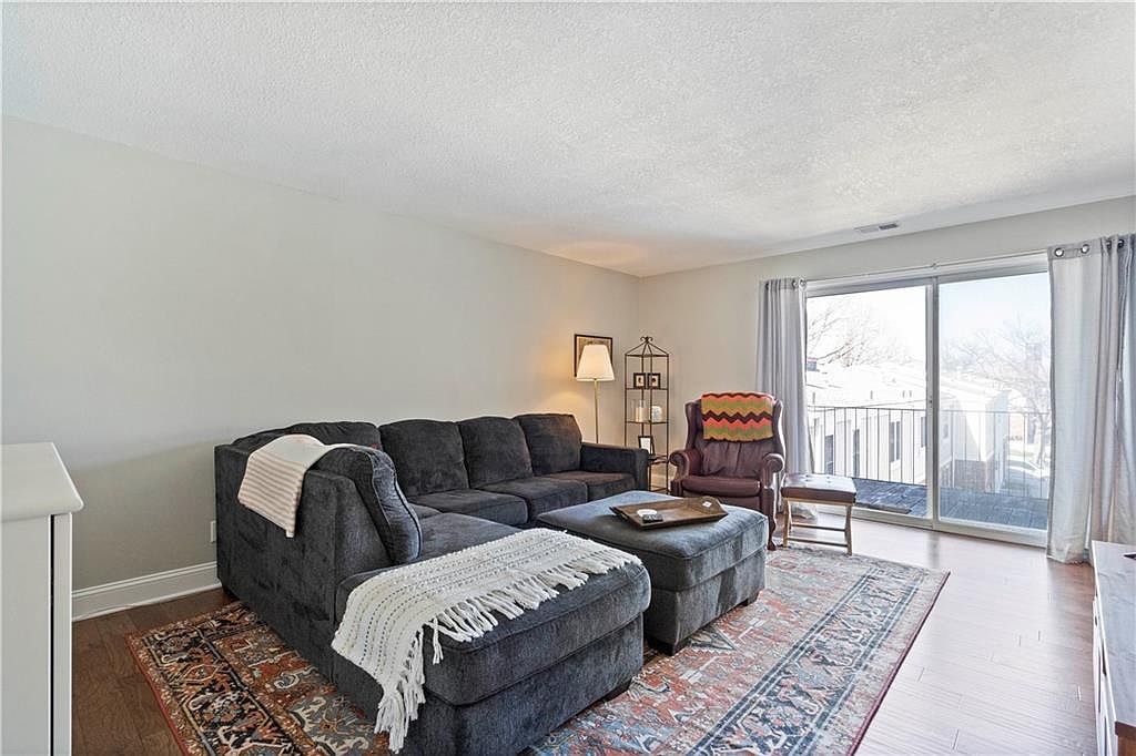 10240 W 96TH TERRACE — photo 6