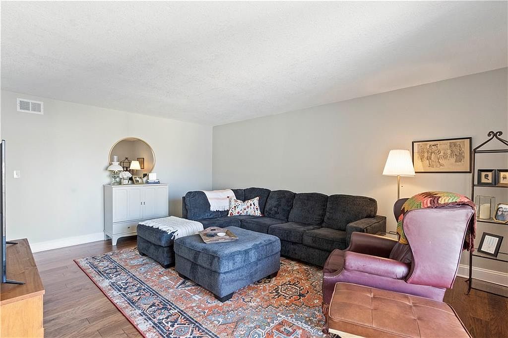 10240 W 96TH TERRACE — photo 8