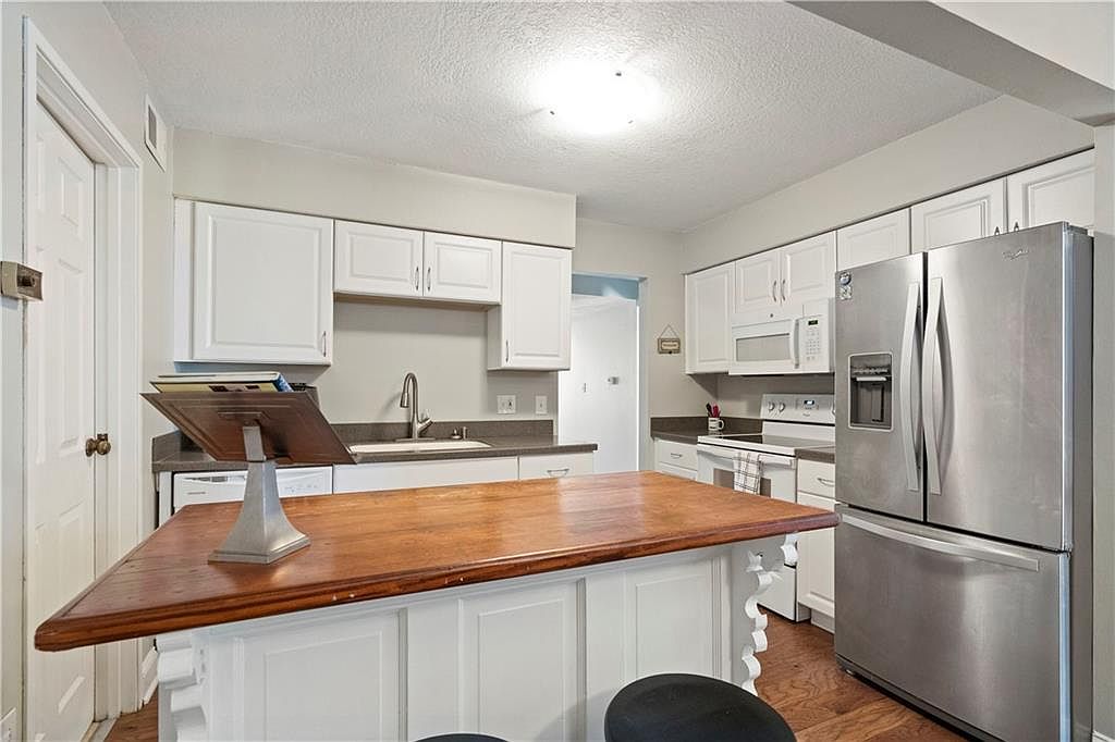 10240 W 96TH TERRACE — photo 12