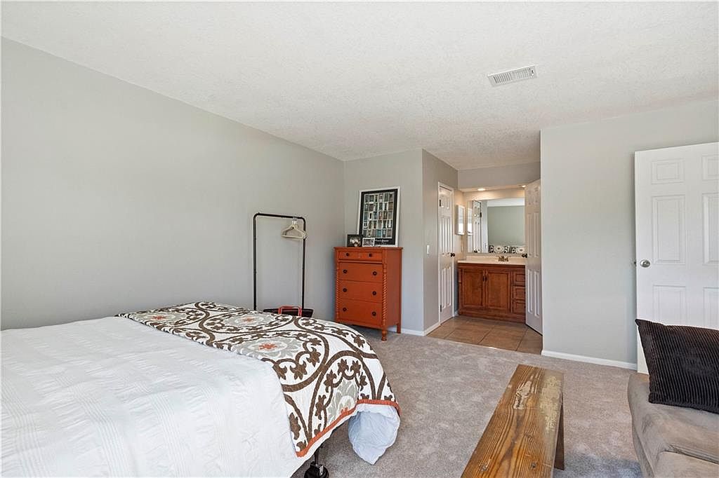 10240 W 96TH TERRACE — photo 20