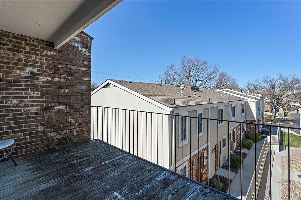 10240 W 96TH TERRACE — photo 22