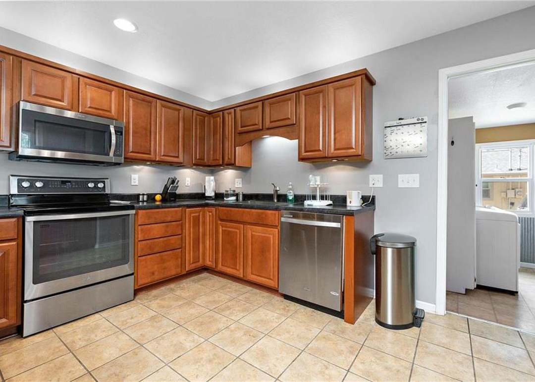 1031 N Cedar Street — photo 11