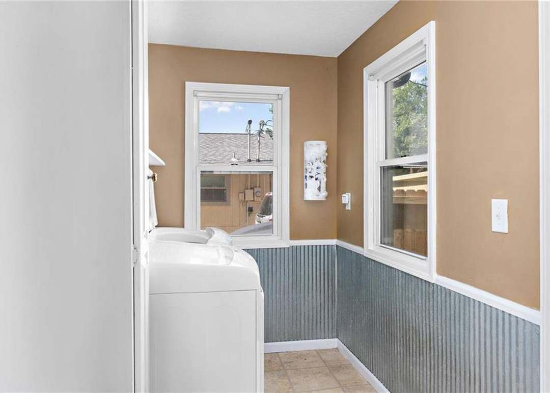 1031 N Cedar Street — photo 14