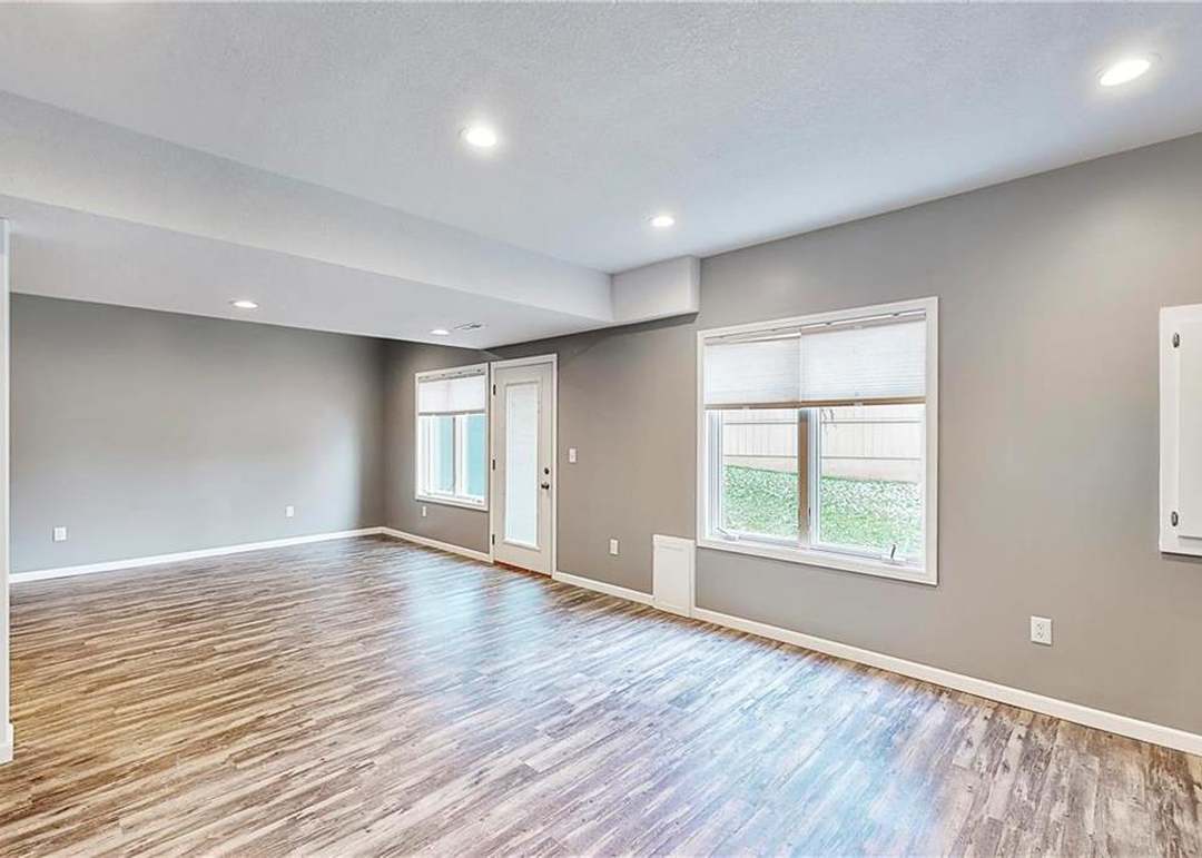 10312 NW River Hills Drive — photo 5