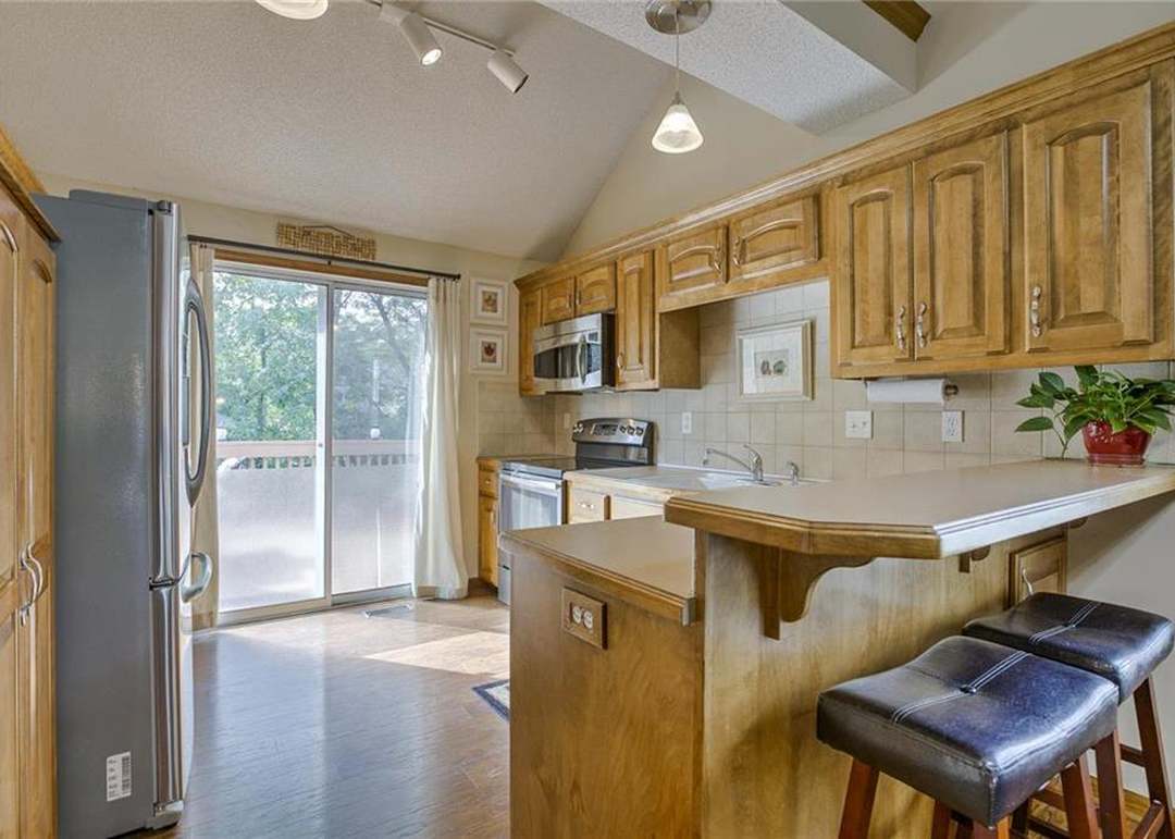 104 GRANT Avenue — photo 11