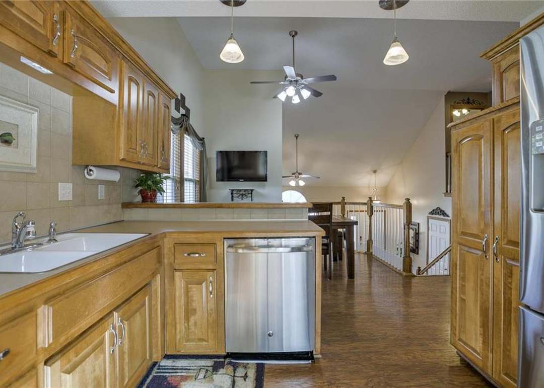 104 GRANT Avenue — photo 13
