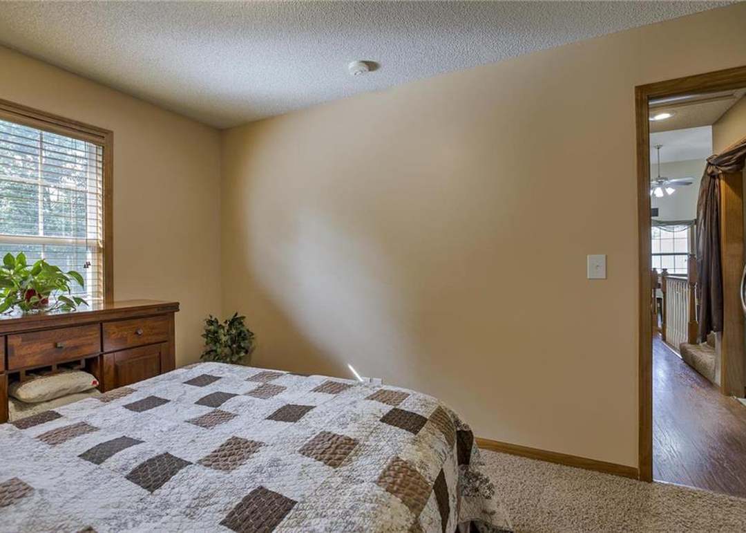 104 GRANT Avenue — photo 17
