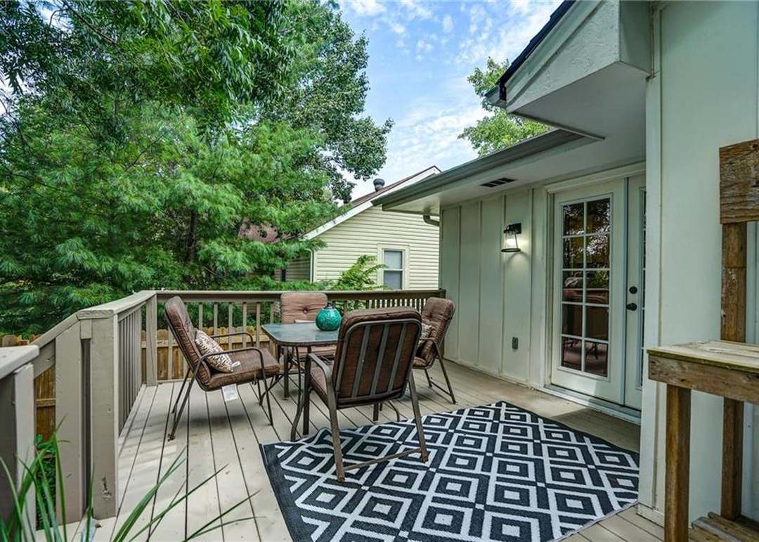 10405 NW 57th Terrace — photo 32