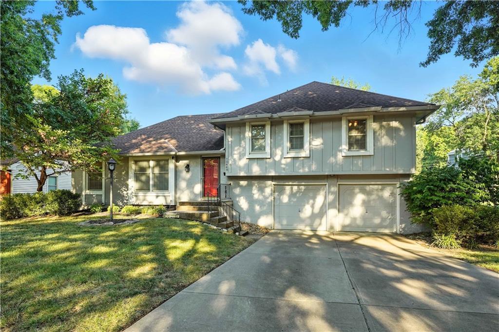 10449 Walnut Drive, Kansas City, MO