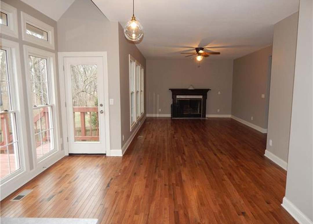 105 Brookwood Court — photo 6
