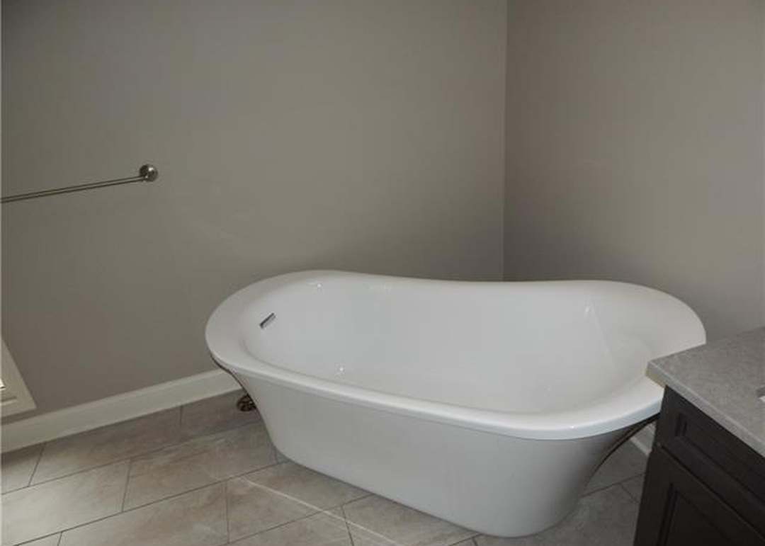 105 Brookwood Court — photo 26