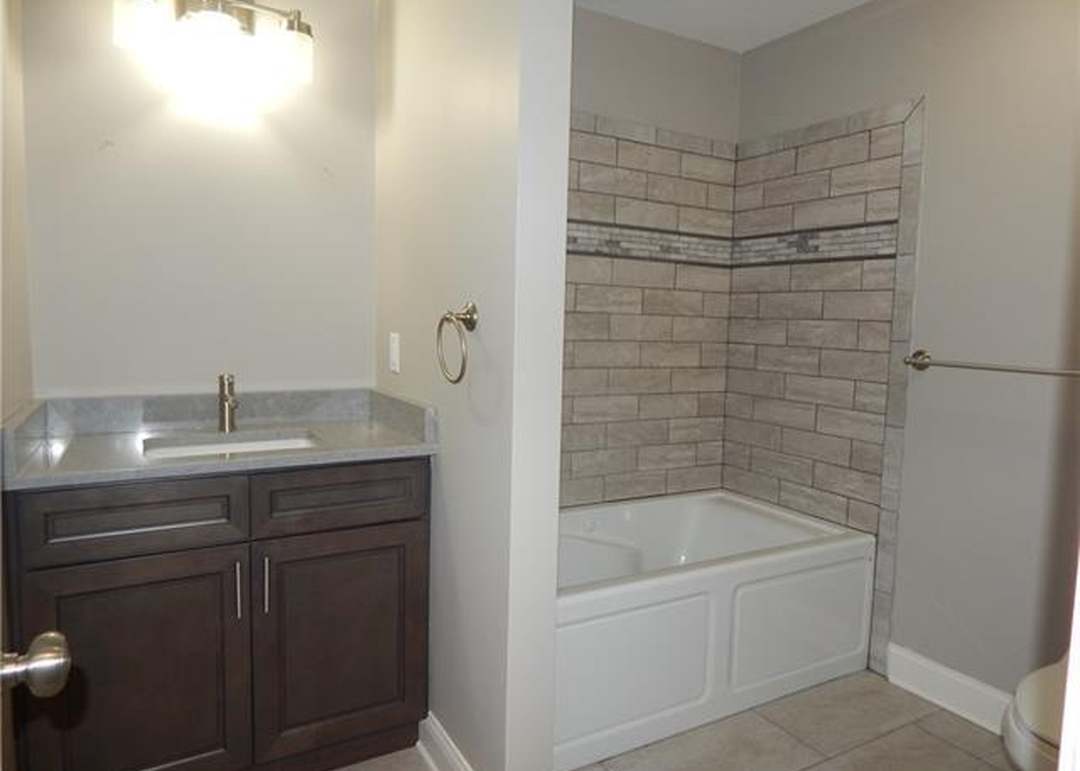 105 Brookwood Court — photo 31