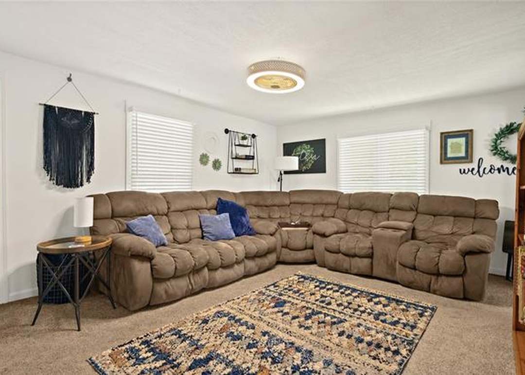 105 E Washington Street — photo 6
