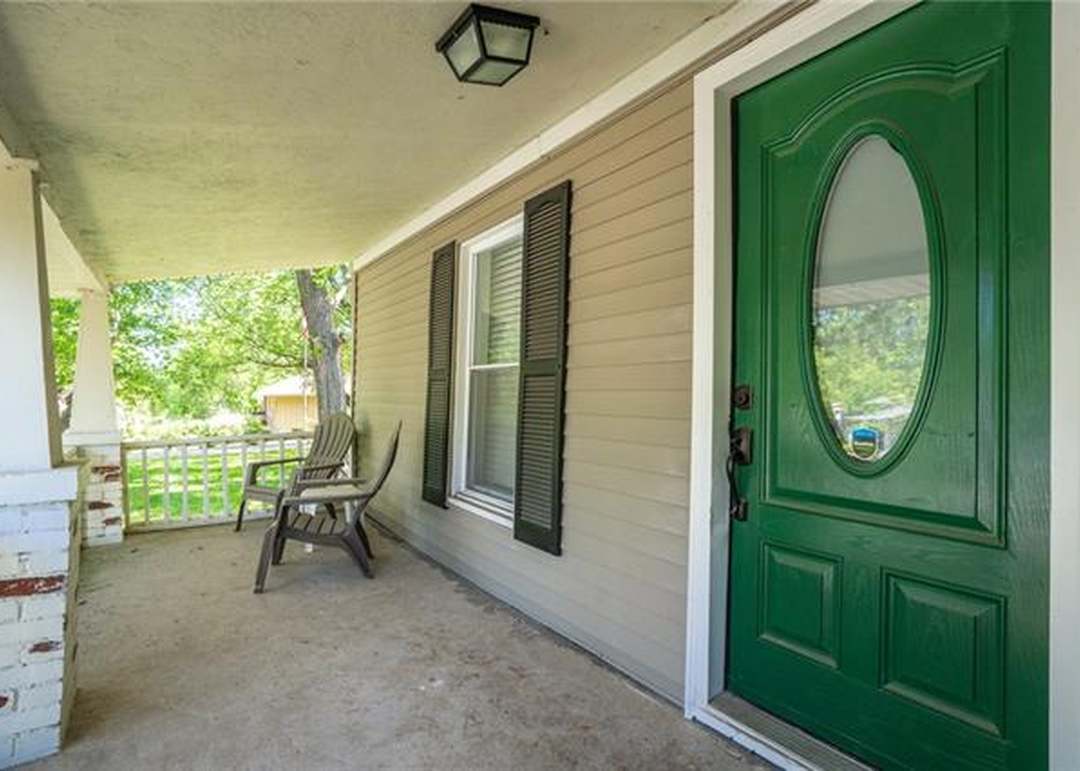 105 E Washington Street — photo 31