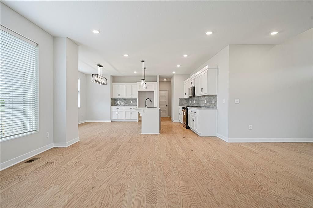 10527 N Jefferson Street — photo 9