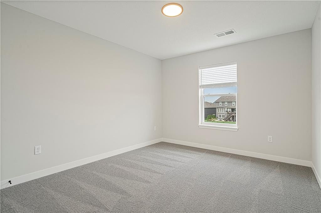 10527 N Jefferson Street — photo 21