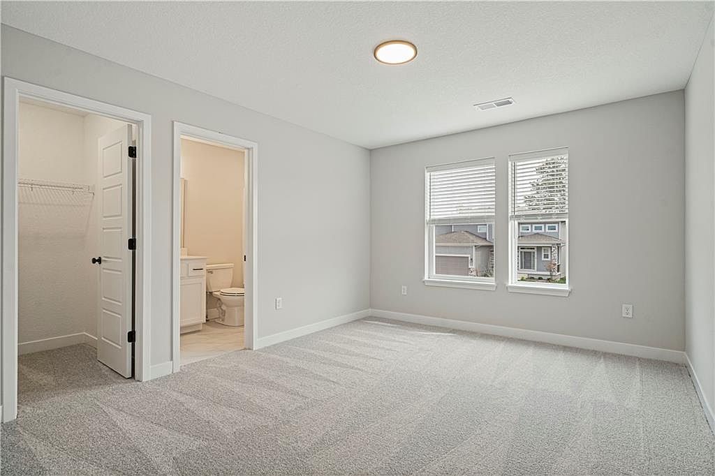 10527 N Jefferson Street — photo 24