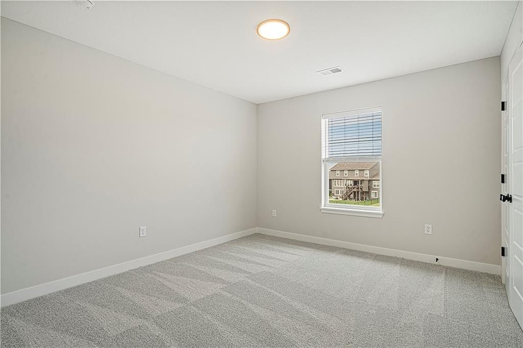 10527 N Jefferson Street — photo 27
