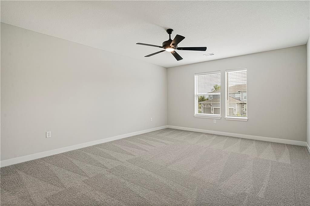 10527 N Jefferson Street — photo 30