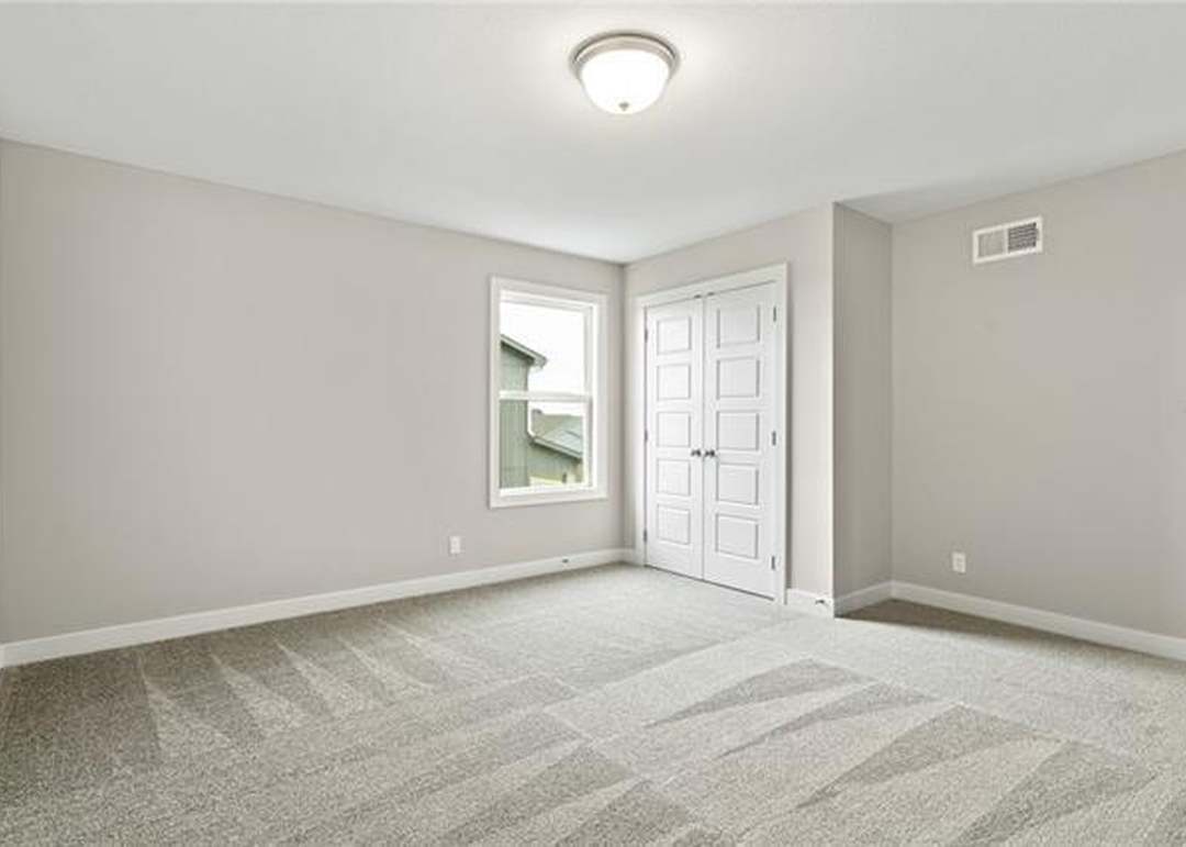 10620 N Holly Street — photo 5