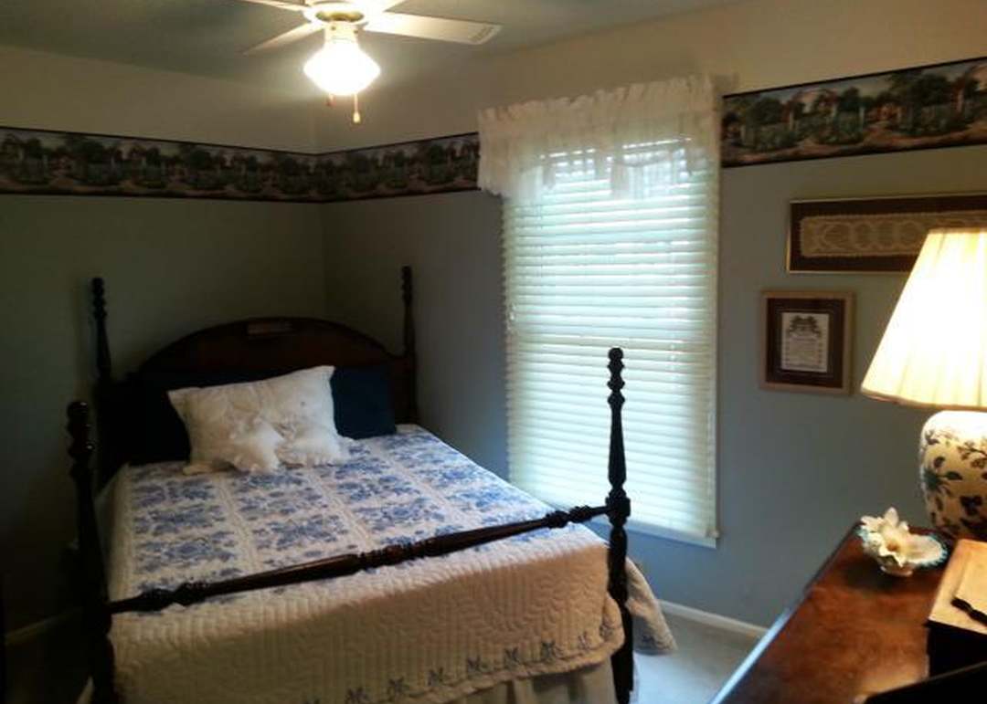 107 N Hillcrest Road — photo 4