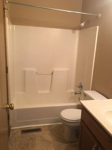 10701 N Kenwood Ave — photo 5
