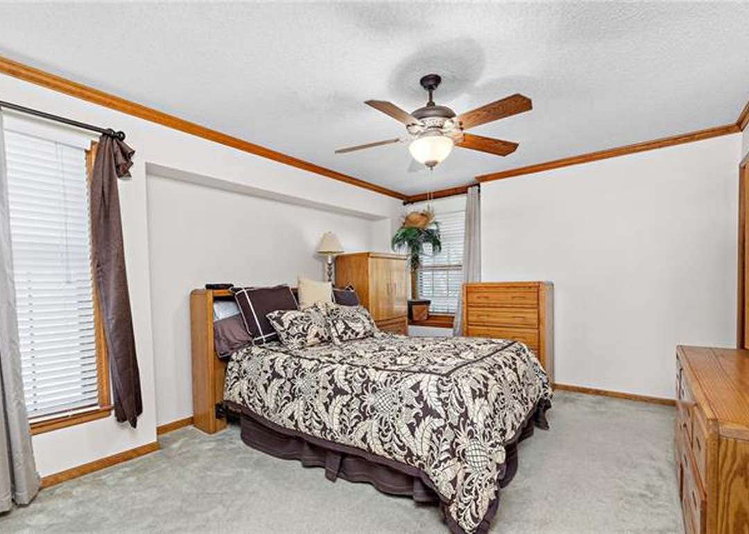 10803 W 115th Terrace — photo 4