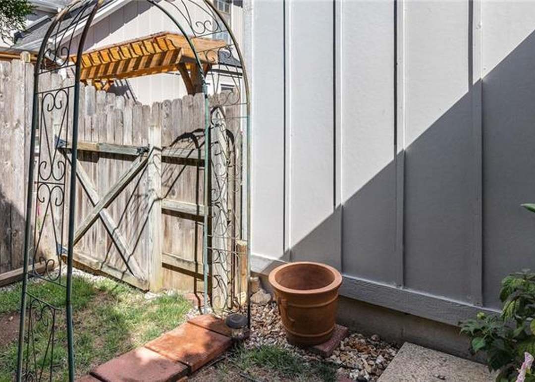10803 W 115th Terrace — photo 24