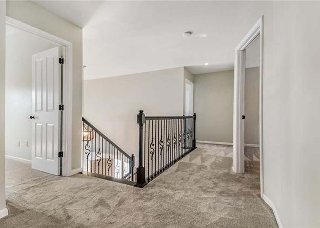 10806 W 163rd Terrace — photo 5