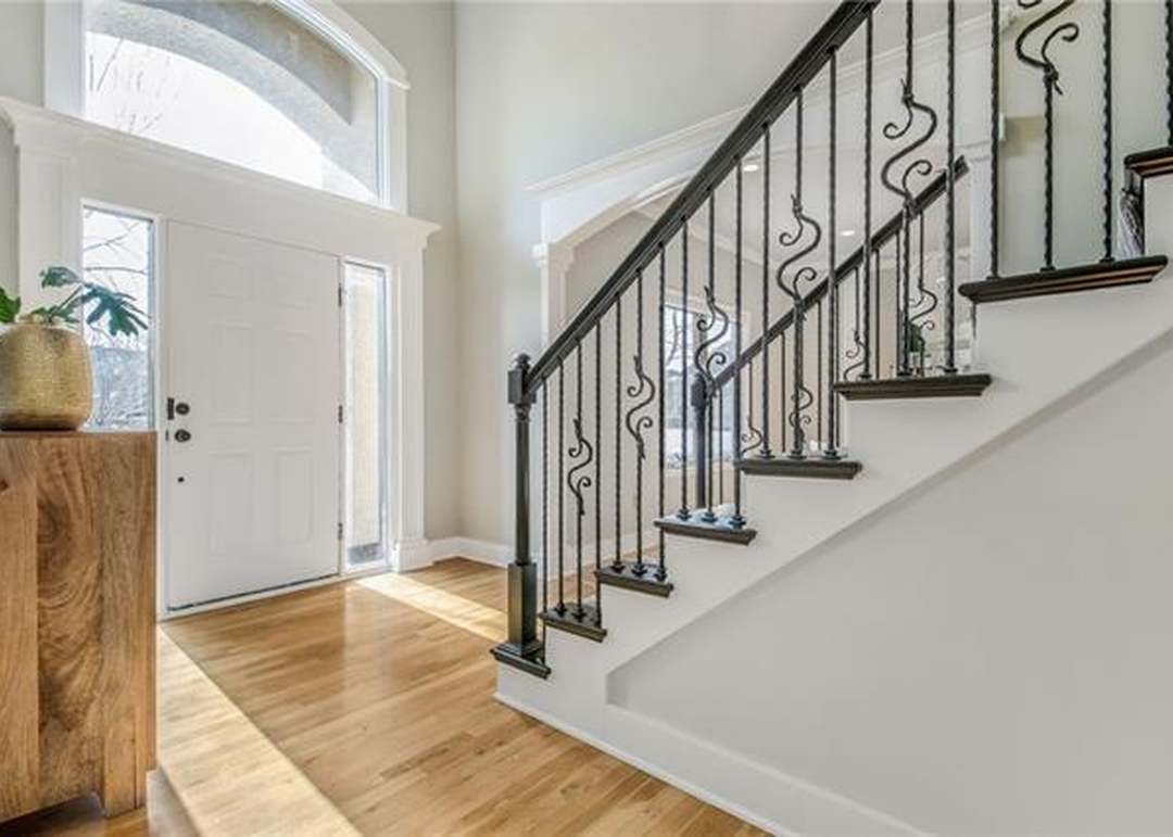 10806 W 163rd Terrace — photo 9