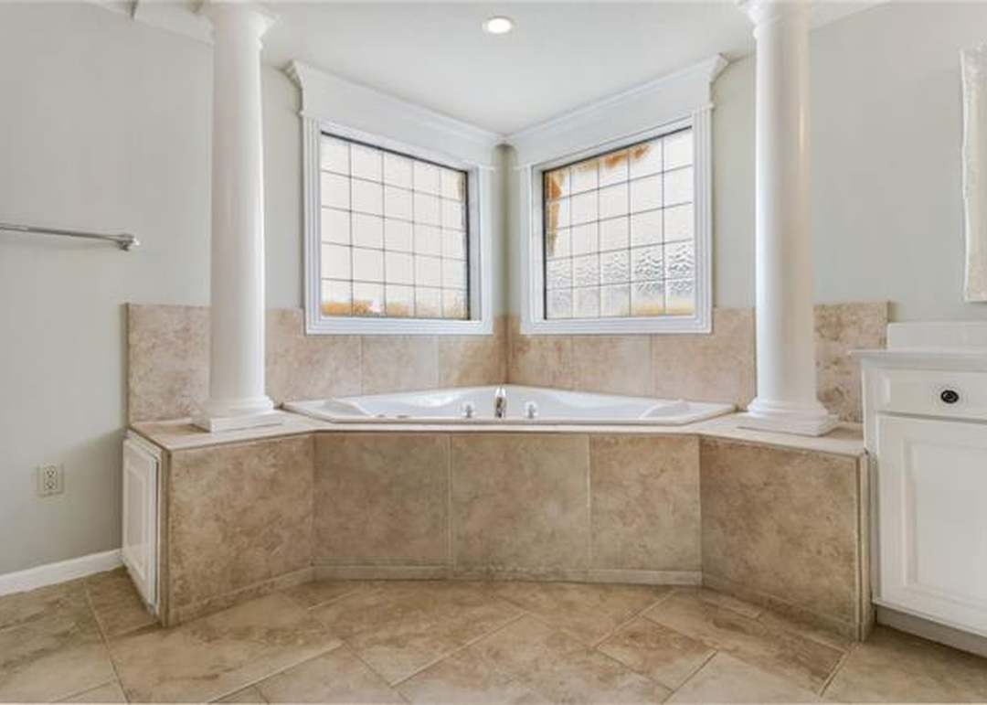 10806 W 163rd Terrace — photo 26
