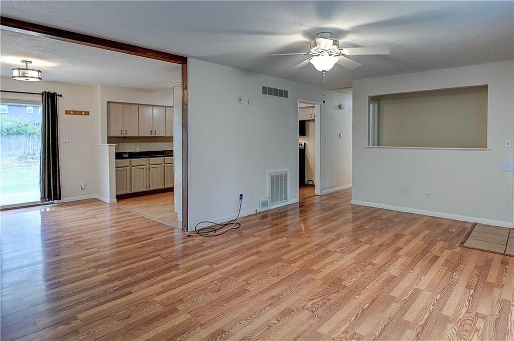 10905 Bales Avenue — photo 9