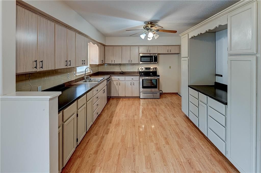 10905 Bales Avenue — photo 14