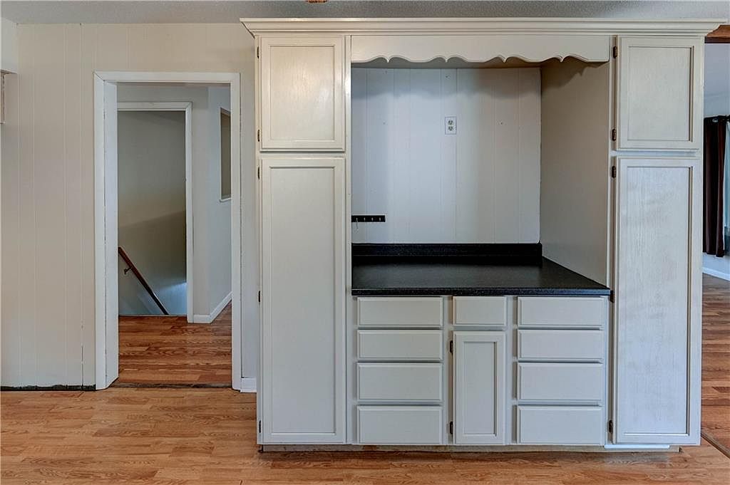 10905 Bales Avenue — photo 15