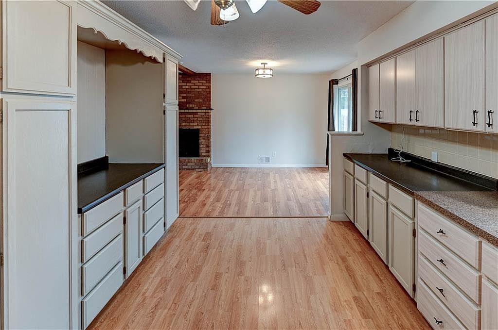 10905 Bales Avenue — photo 17