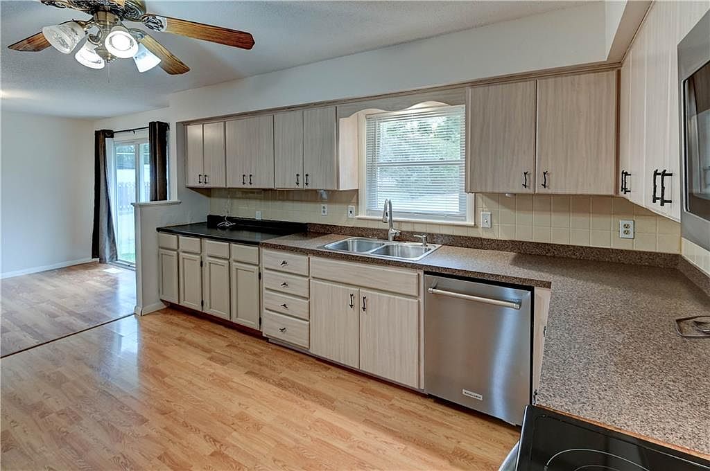 10905 Bales Avenue — photo 18