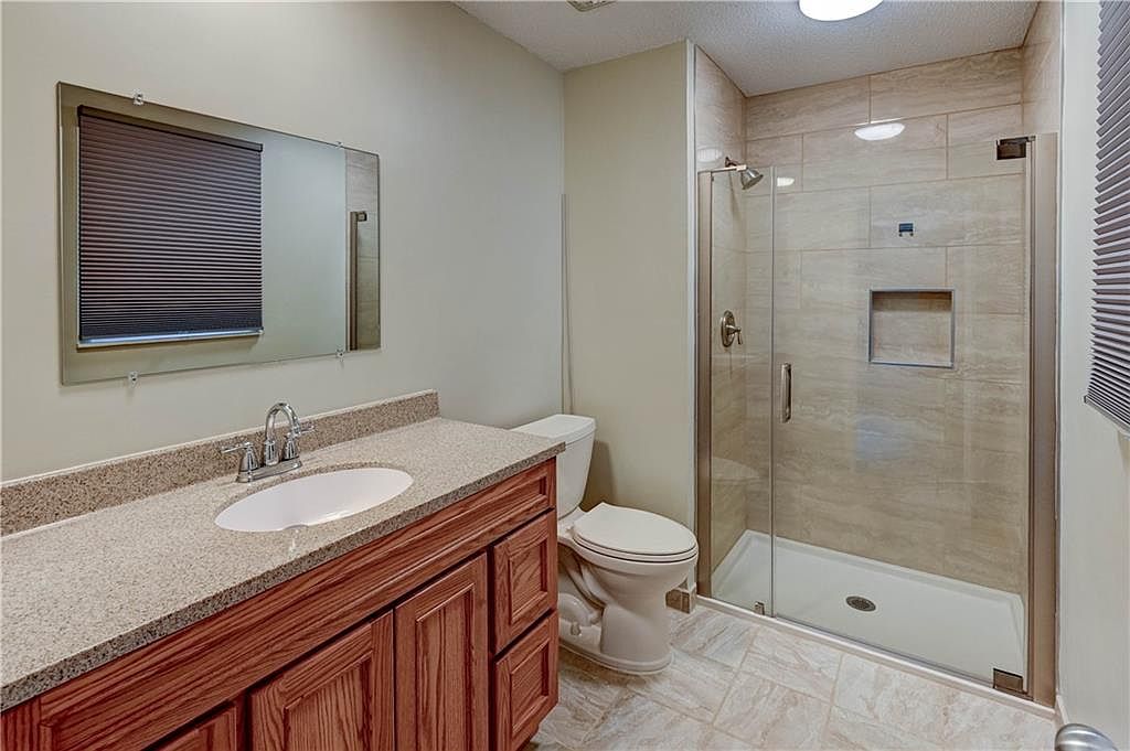 10905 Bales Avenue — photo 26