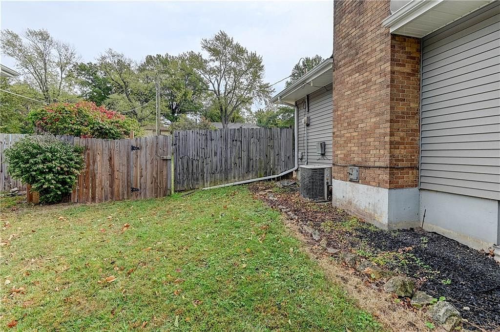 10905 Bales Avenue — photo 45