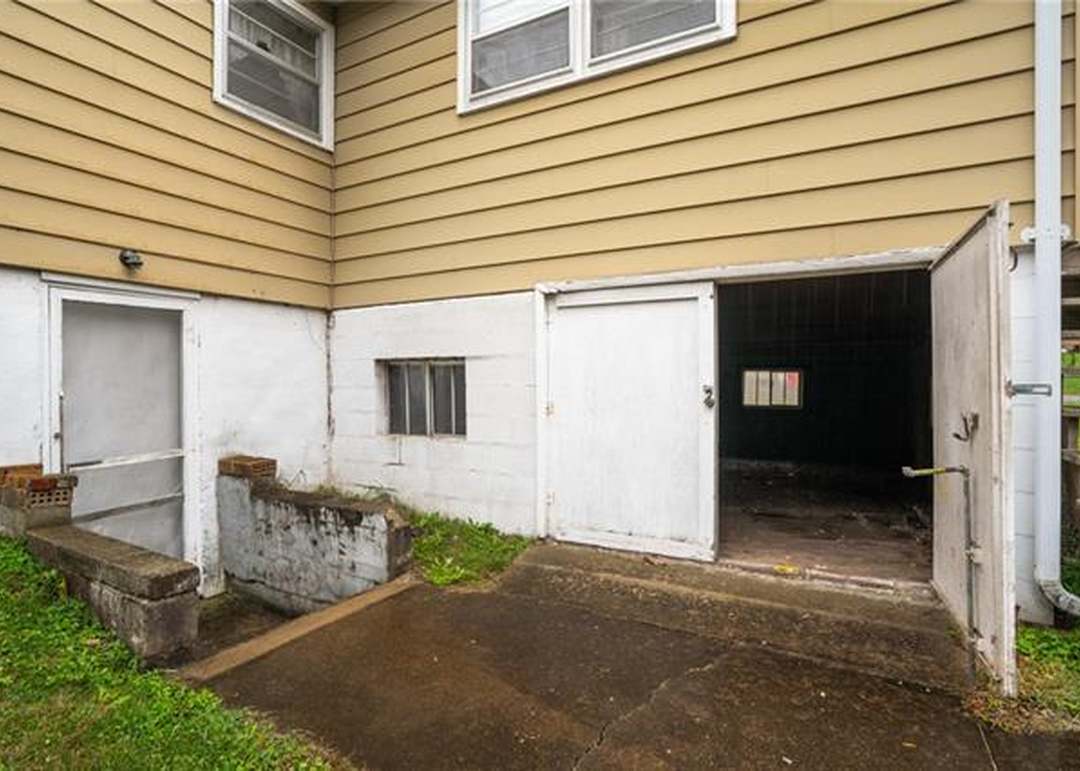 10908 E 35th St. S Street — photo 3