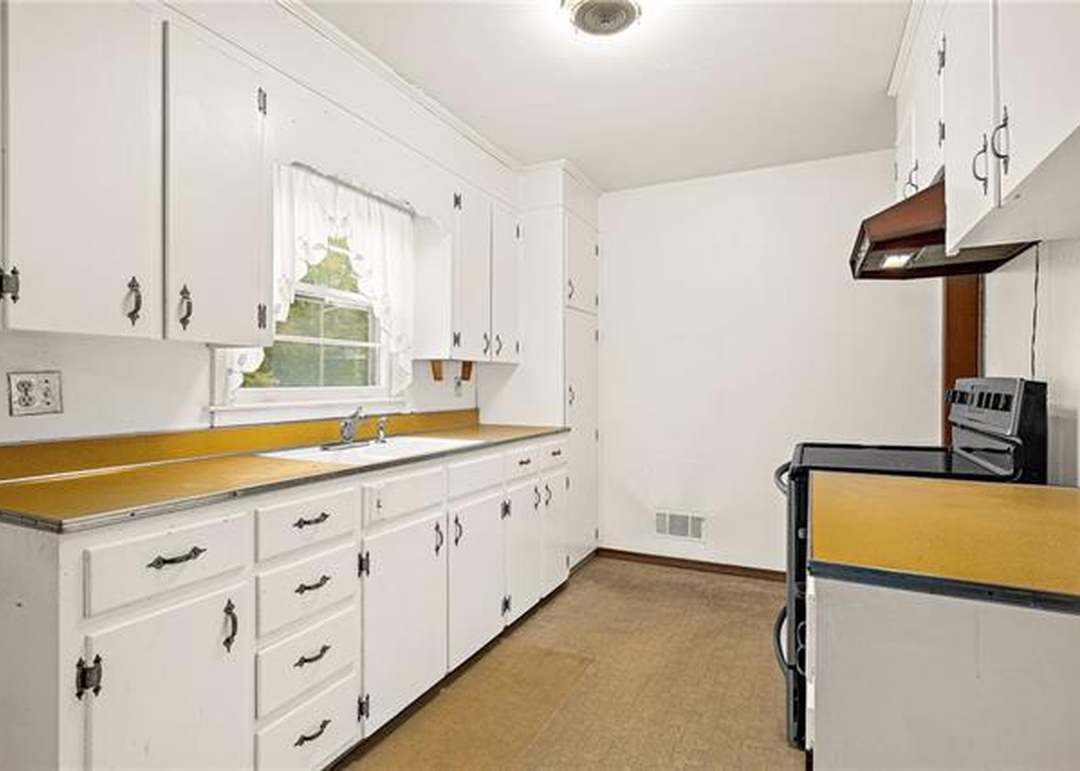 10908 E 35th St. S Street — photo 4