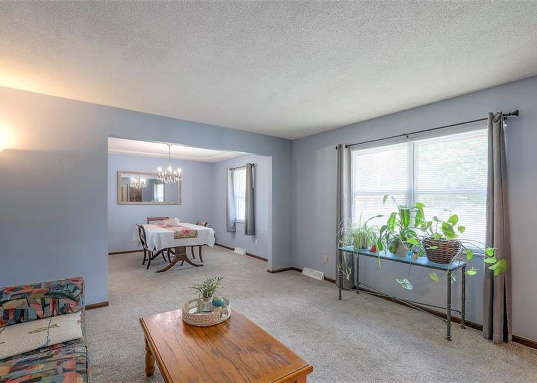 10912 Myrtle Avenue — photo 9