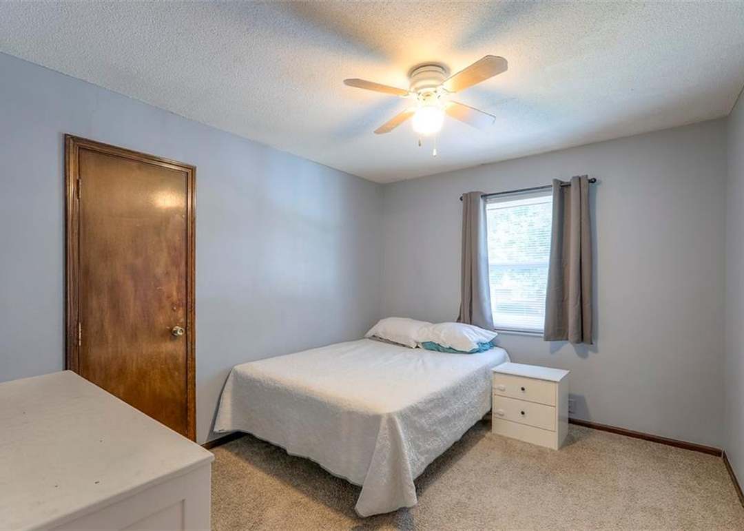 10912 Myrtle Avenue — photo 20