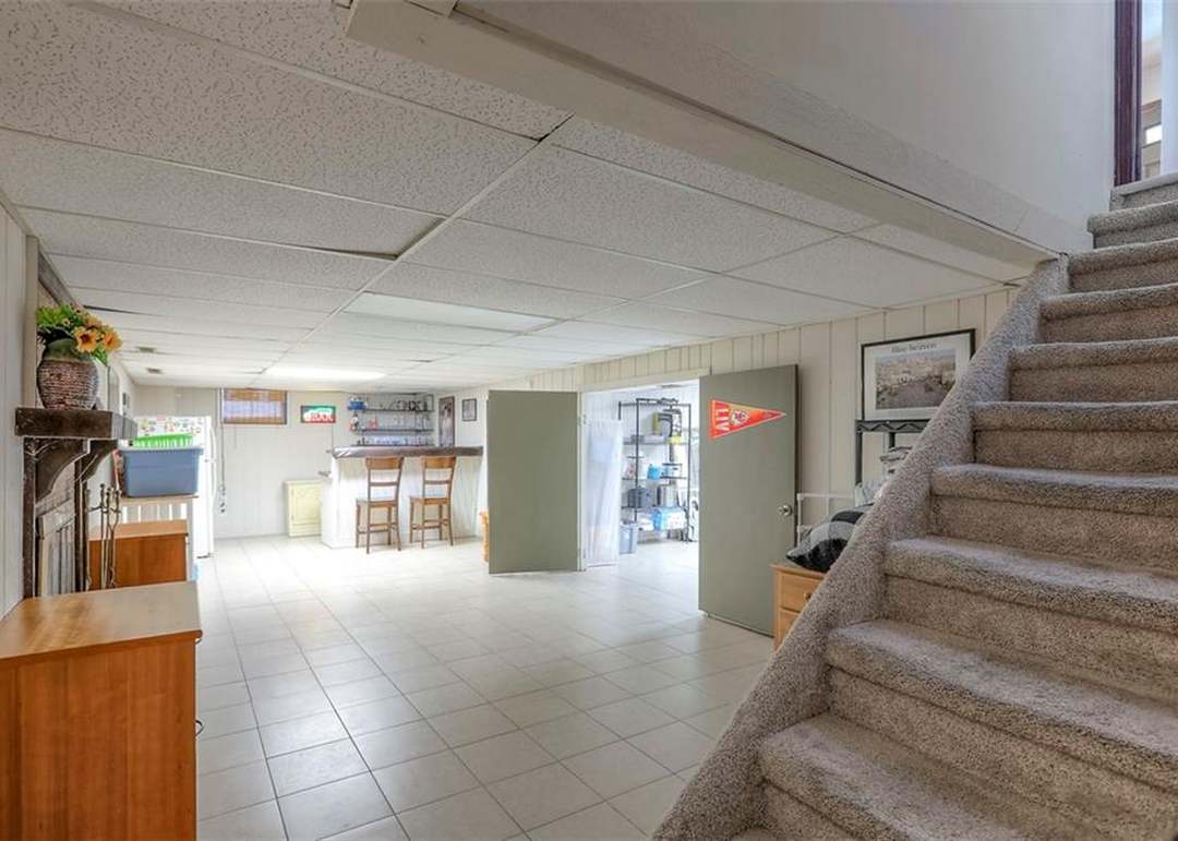 10912 Myrtle Avenue — photo 24
