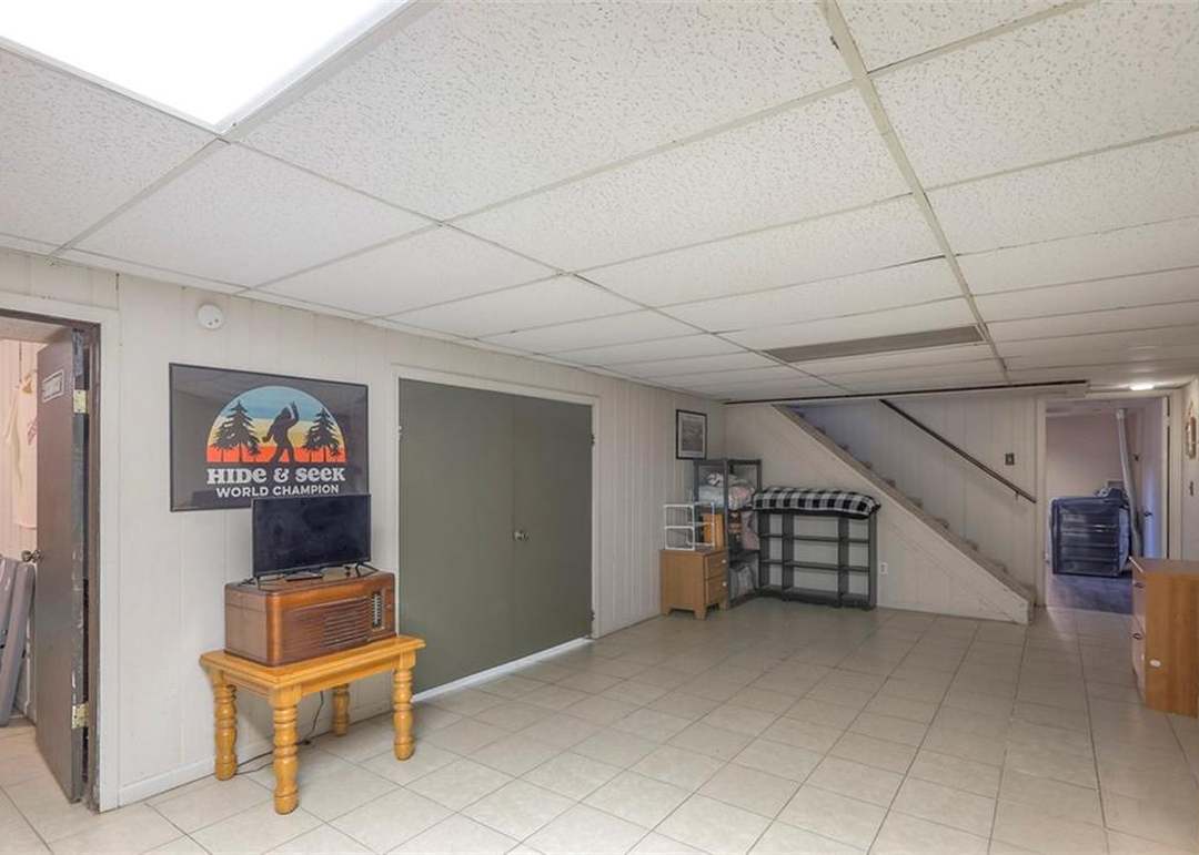 10912 Myrtle Avenue — photo 27