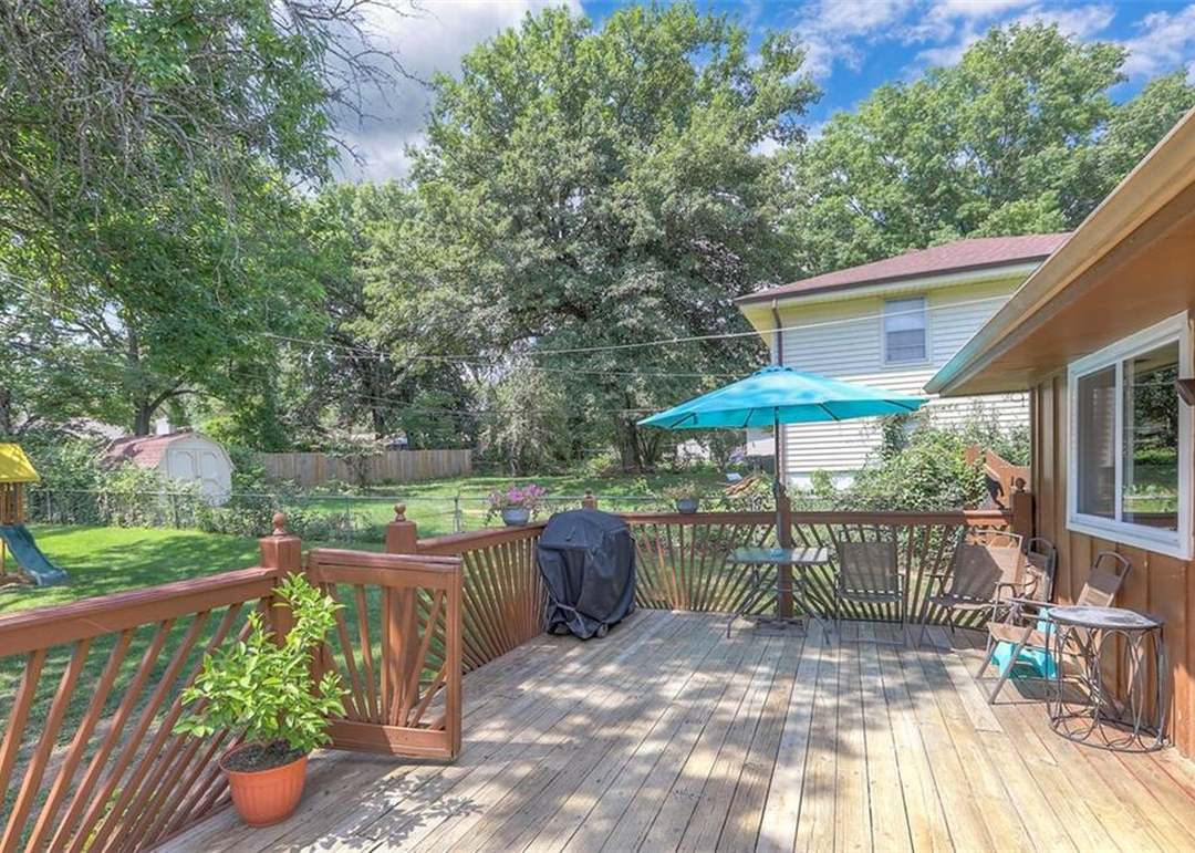 10912 Myrtle Avenue — photo 33